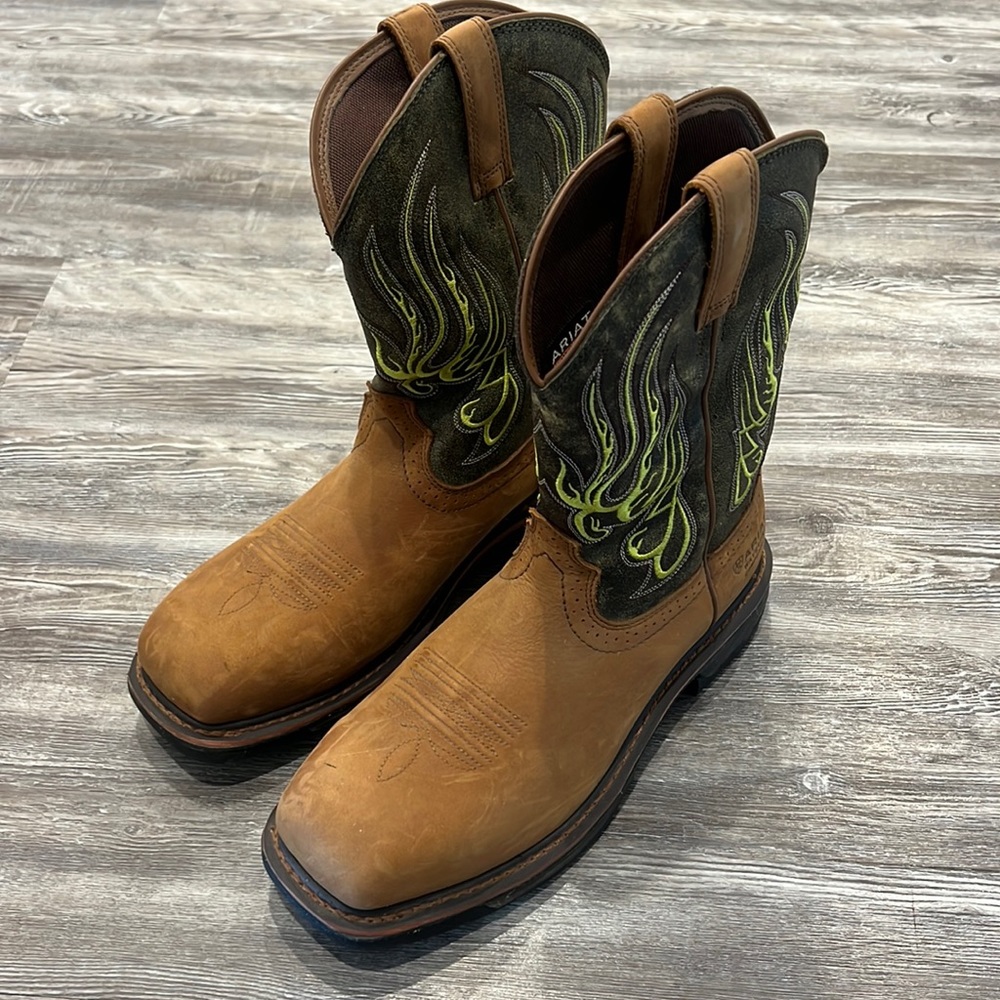 Ariat composite toe, waterproof boots 9D workhogs